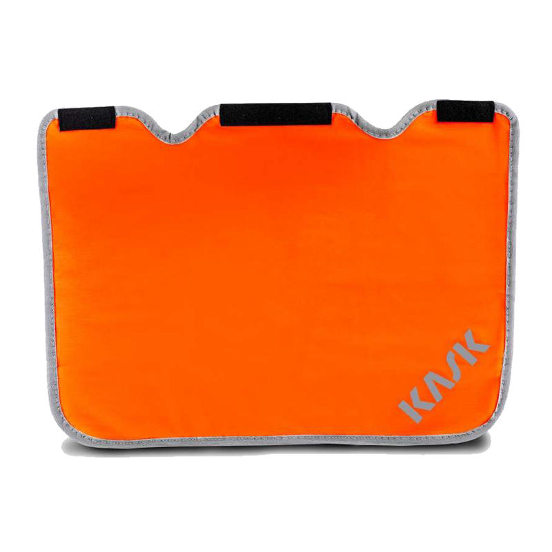 Oranger KASK SuperPlasma Neck Shade Nackenschutz mit UV-Schutz zur Helmbefestigung, Detailansicht des Zubehörs von Kask
