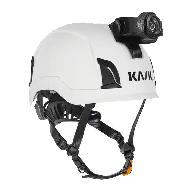 Weißer KASK Industriehelm mit montiertem KL-1 Front Slot Adapter zur sicheren Befestigung einer Stirnlampe an Zenith-X und Primero Helmen