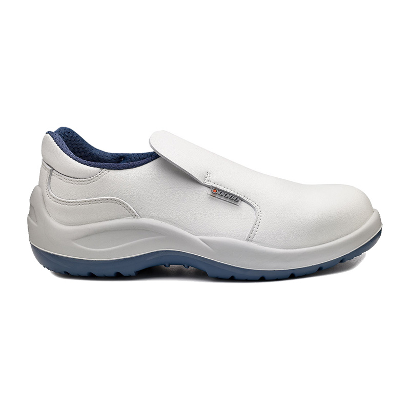 BASE Litio Hygiene S2 Sicherheitsschuhe B0537 von BASE, weißer Hygieneschuh mit geschlossener Form und rutschhemmender Sohle in seitlicher Ansicht