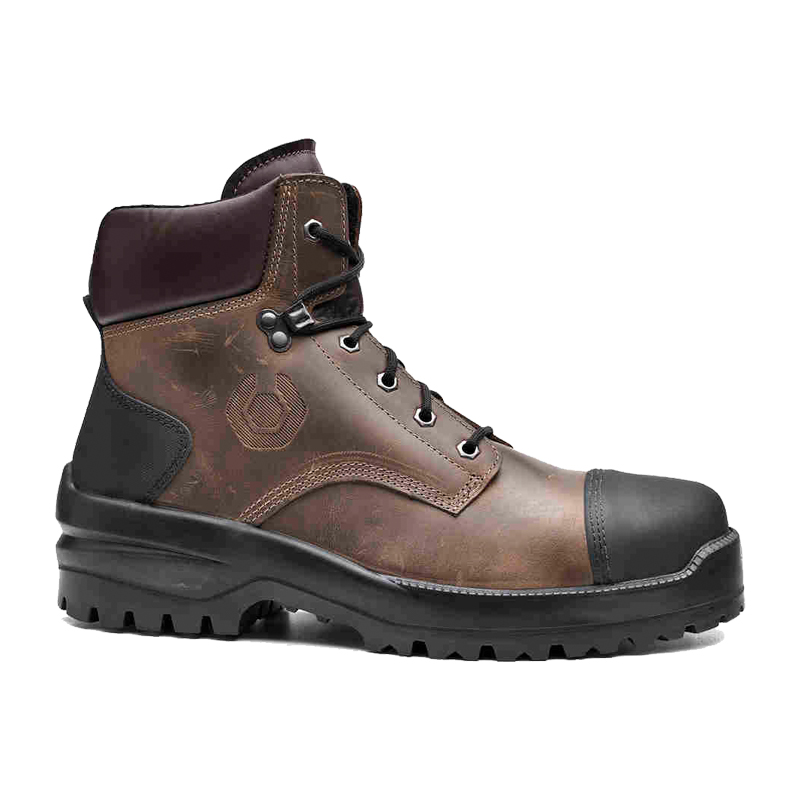 BASE Bison Top S3L Sicherheitsstiefel HRO HI CI B0741 von BASE, brauner Arbeitsstiefel mit hohem Schaft, schwarzer Zehenkappe und rutschfester Sohle in Seitenansicht