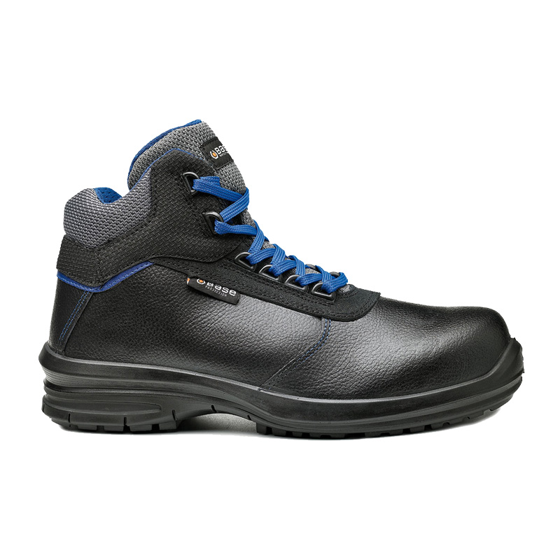BASE Izar Top S3 Sicherheitsstiefel B0951B von BASE, schwarzer Sicherheitsstiefel mit blauen Schnürsenkeln in Seitenansicht, robuster Arbeitsstiefel für zuverlässigen Schutz und hohen Tragekomfort