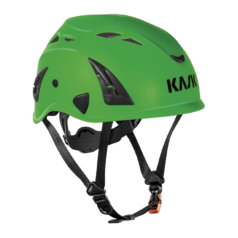 Grüner KASK SUPERPLASMA AQ Industriehelm EN 397 von Kask mit Belüftungsöffnungen, schwarzem Kinnriemen und seitlicher Ansicht