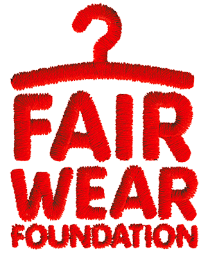 Die Fair Wear Foundation  Den wahrscheinlich besten Standard für Arbeitsbedingungen in der Textilbranche hat die Multi-Stakeholder-Initiative Fair Wear Foundation (FWF) gesetzt. Sie wird von verschiedenen Organisationen geleitet, darunter auch die Clean Clothes Campaign (CCC) aus den Niederlanden, und ihre Standards basieren auf jenen der International Arbeitsorganisation (ILO) und der allgemeinen Erklärung der Menschenrechte und konzentrieren sich insbesondere auf die Sicherstellung der Vereinigungsfreiheit (also z.B. der Freiheit, Gewerkschaften zu gründen).